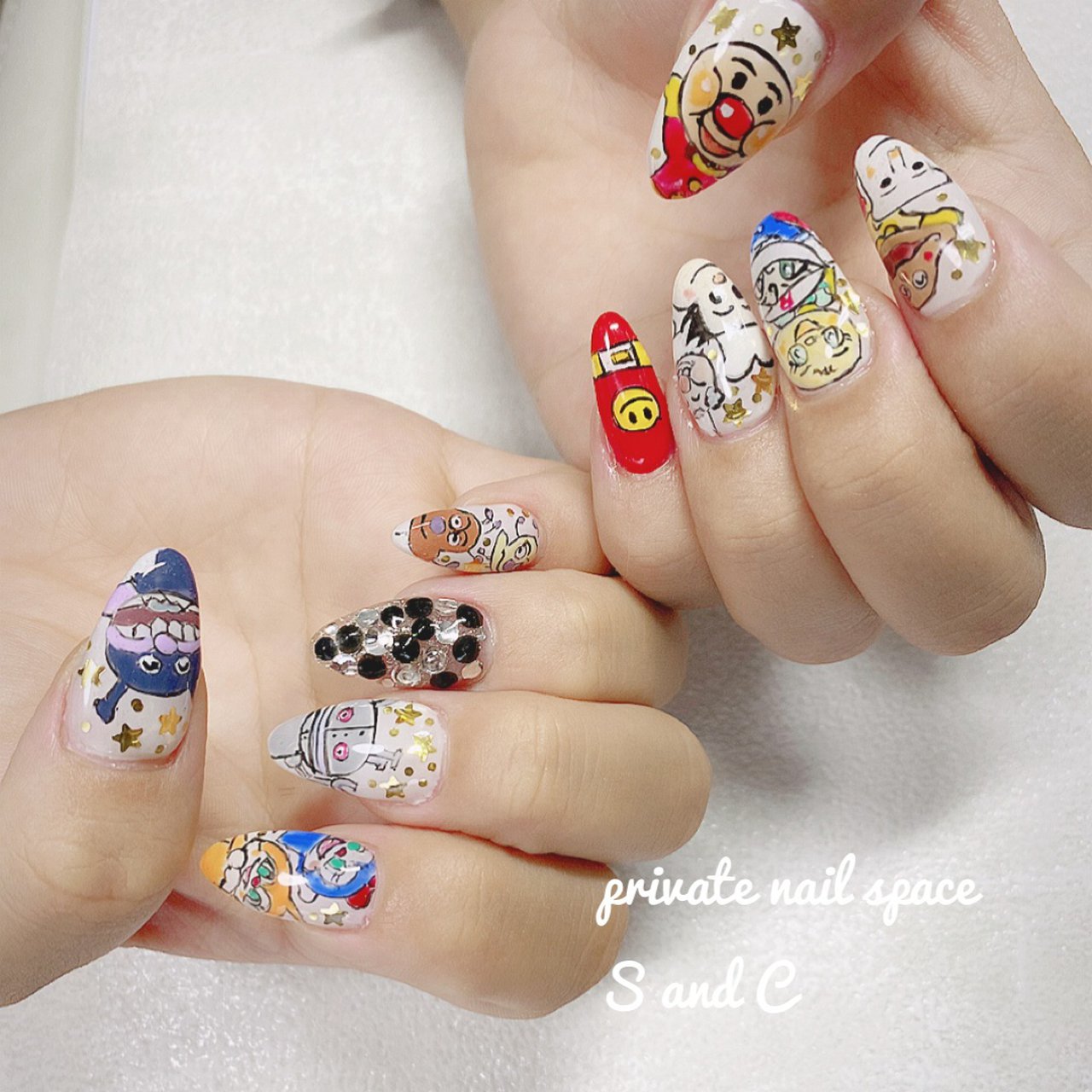 オールシーズン パーティー ハンド ビジュー ワンカラー Private Nail Space S And Cのネイルデザイン No ネイルブック