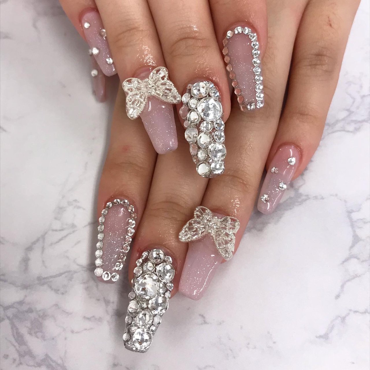 ハンド ビジュー ラメ デコ ロング Justanailsのネイルデザイン No ネイルブック