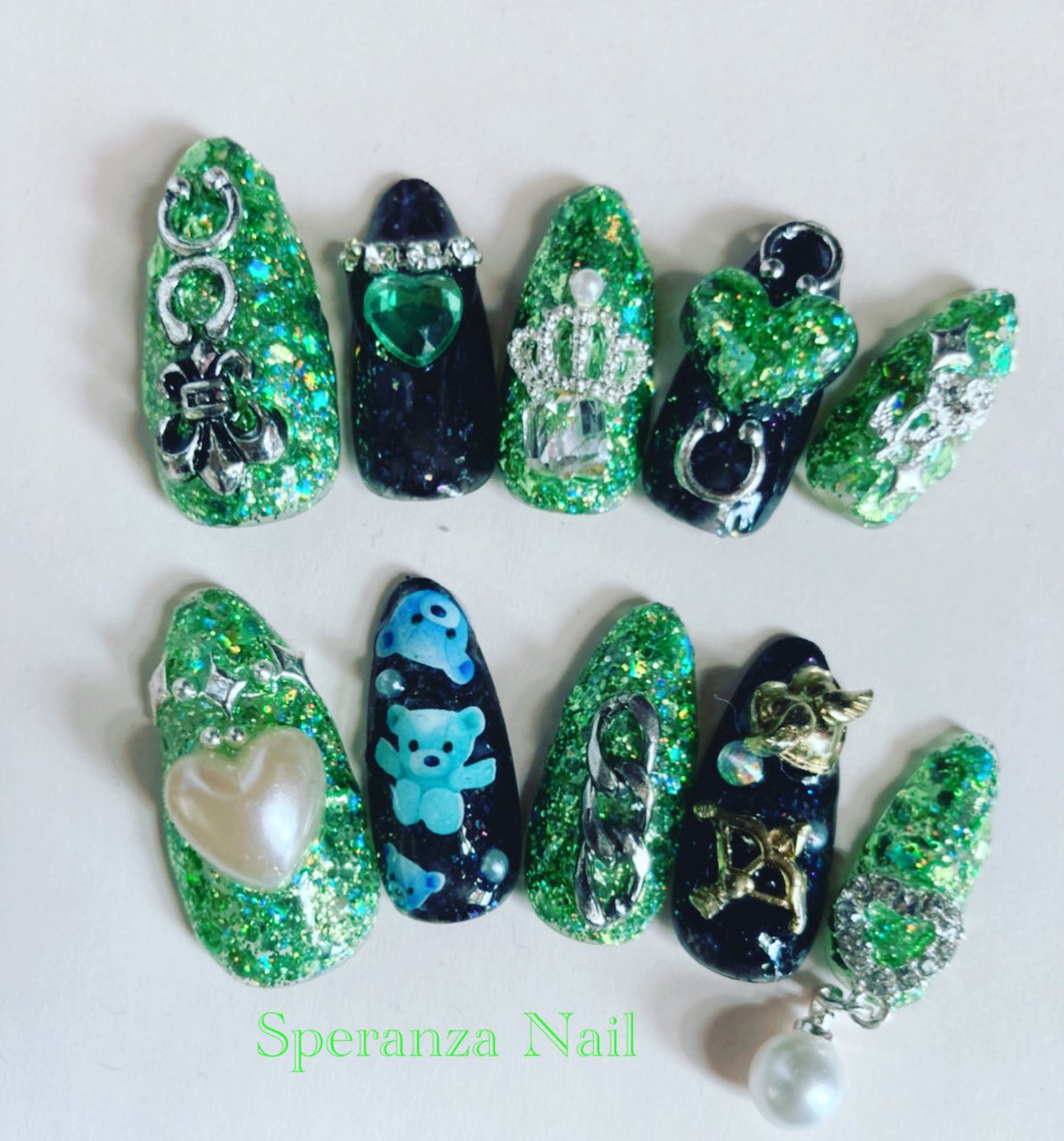 オーダーネイルチップ 量産型地雷系グラデーション黄緑 緑 チャーム