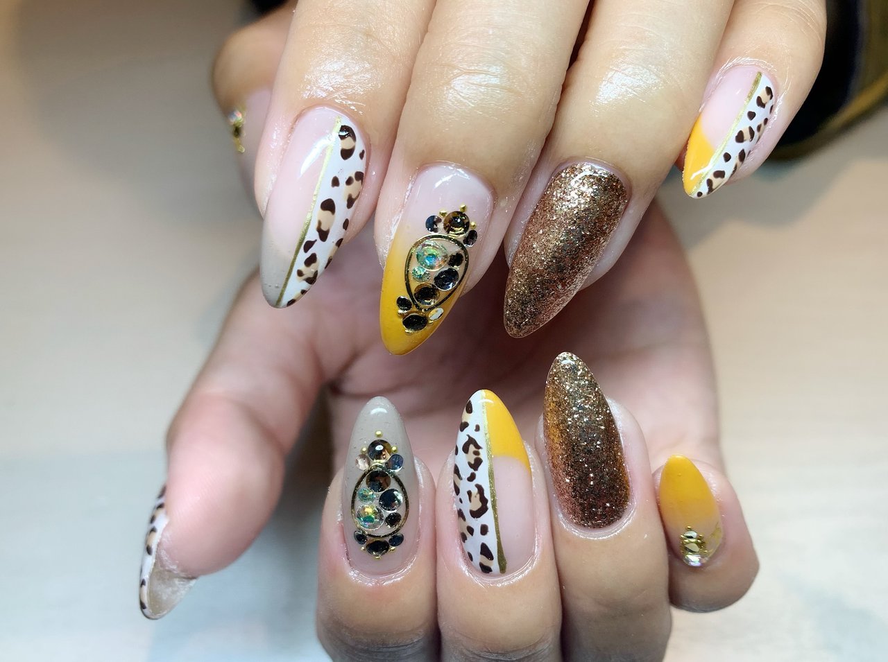 秋 ハンド フレンチ ラメ アニマル柄 Lianのネイルデザイン No ネイルブック