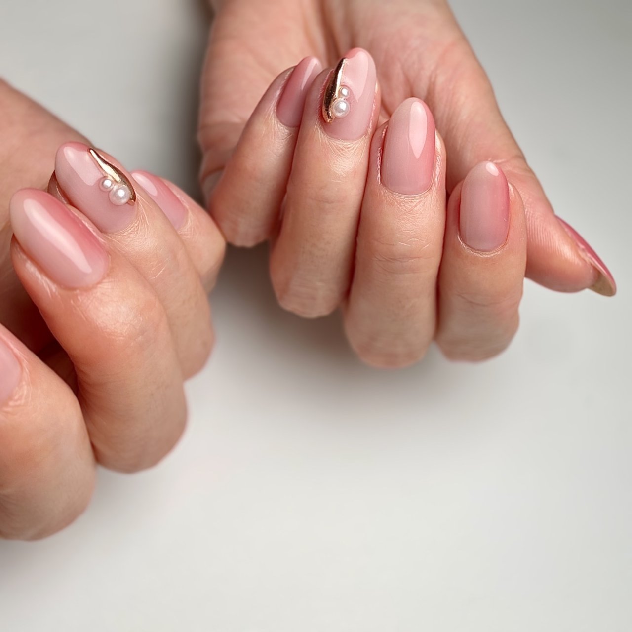オールシーズン シンプル グラデーション パール ジェルネイル Nail Salon Ene エネ のネイルデザイン No ネイル ブック