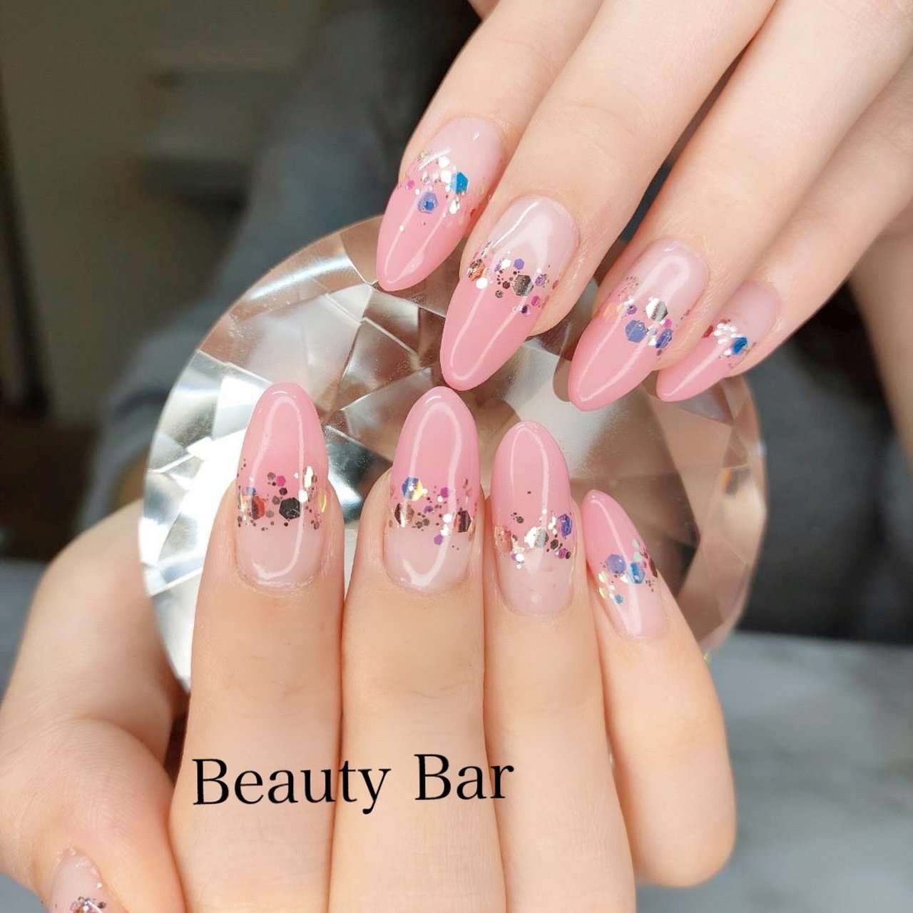 オールシーズン ハンド 変形フレンチ ホログラム ラメ Beaurybar Riekoのネイルデザイン No ネイルブック