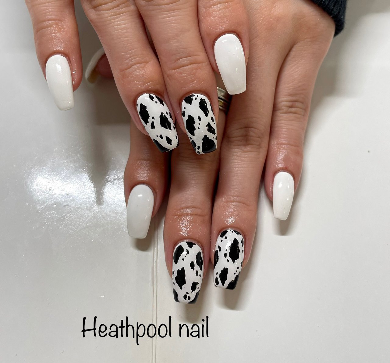 ハンド シンプル アニマル柄 ホワイト ブラック Heathpoolnailのネイルデザイン No ネイルブック