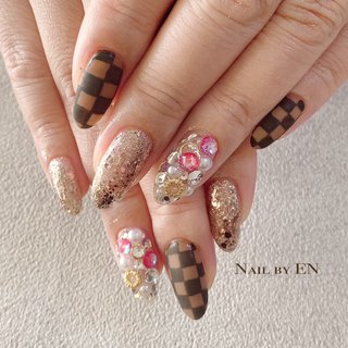 #大人ネイル #ブラウン #市松模様 #ダミエ柄 #ブランドネイル #ブランド柄 #埋め尽くし #ブラウンラメ #グリッター #キラキラ #おしゃれネイル #一宮市 #一宮市ネイル #愛知県一宮市 #稲沢市 #江南市 ちかくです。 #秋 #冬 #ハンド #ビジュー #ブランド柄 #ミディアム #ブラウン #ジェルネイル #お客様 #Nami #ネイルブック