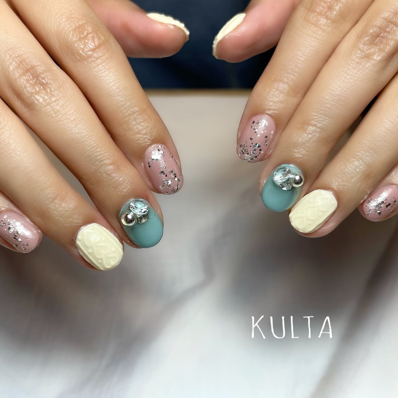 冬 ハンド ラメ 3d ニット Kulta Nail 京王線仙川駅のネイルデザイン No 679 ネイルブック