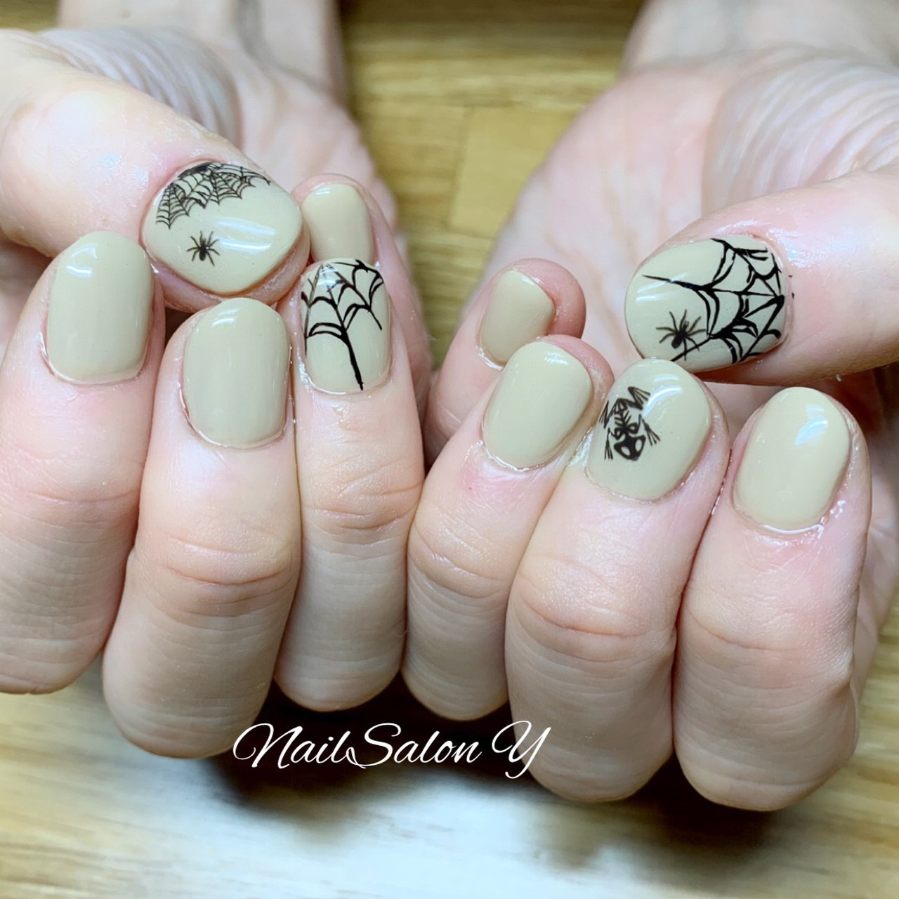 ネイル 蜘蛛の巣 秋 冬 ハロウィン ハンド ワンカラー - NailSalon yの 