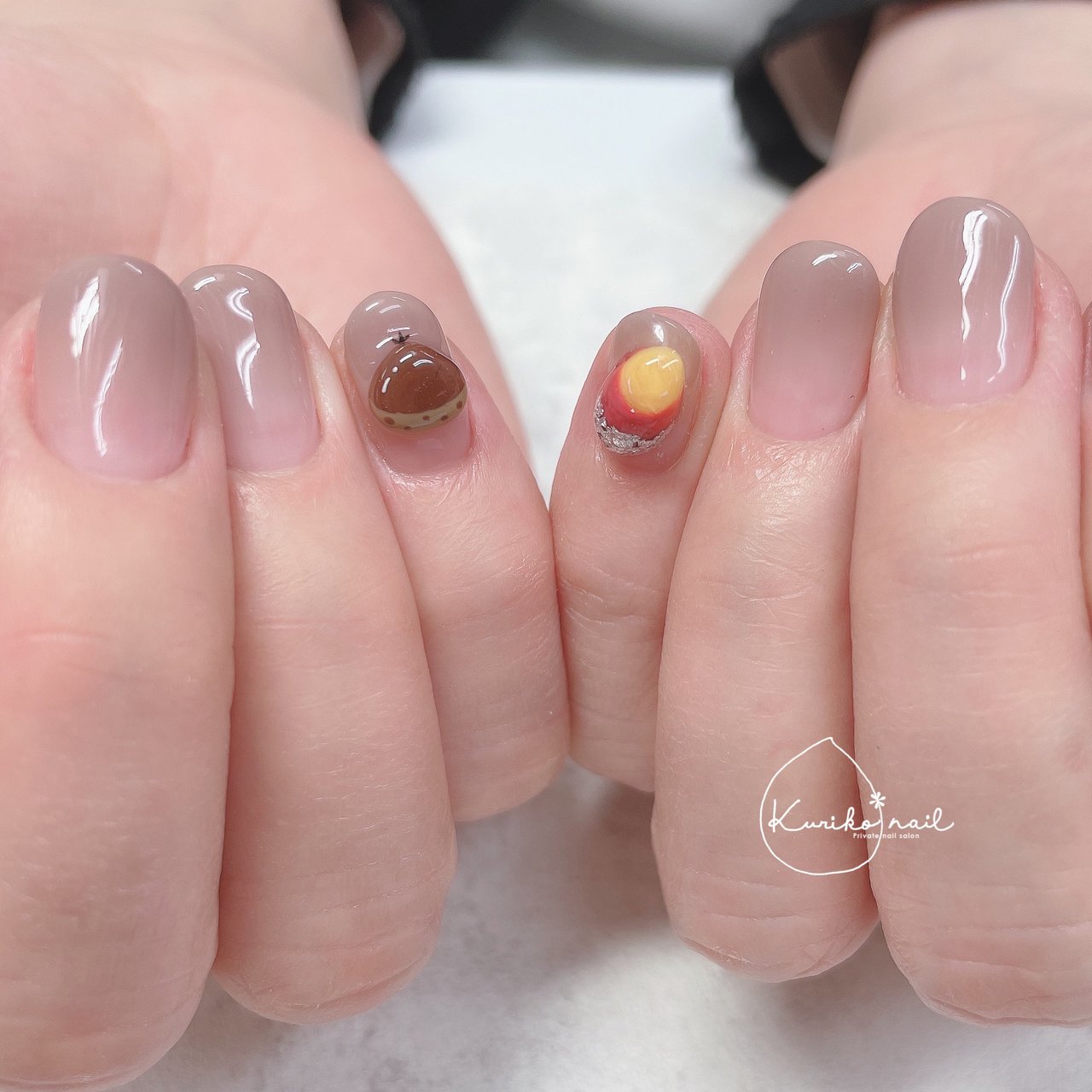 秋 ハンド グラデーション 3d グレージュ Kuriko Nailのネイルデザイン No ネイルブック