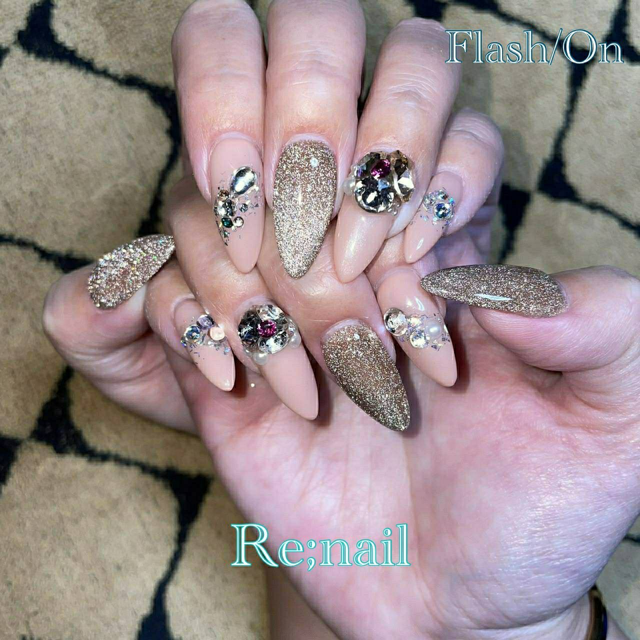 秋 ビジュー マグネット ブラウン グレージュ Re Nailのネイルデザイン No ネイルブック