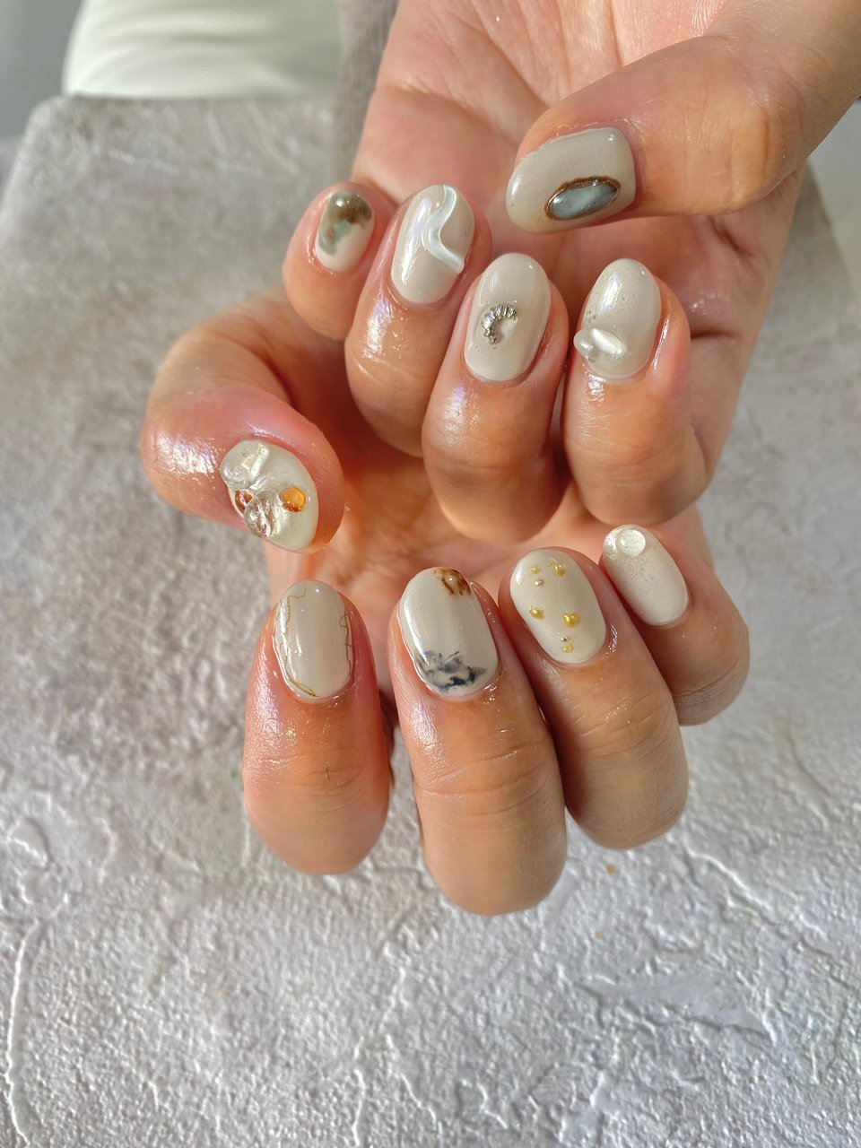 オールシーズン ハンド ニュアンス ショート ホワイト Nailsalonninaのネイルデザイン No ネイルブック