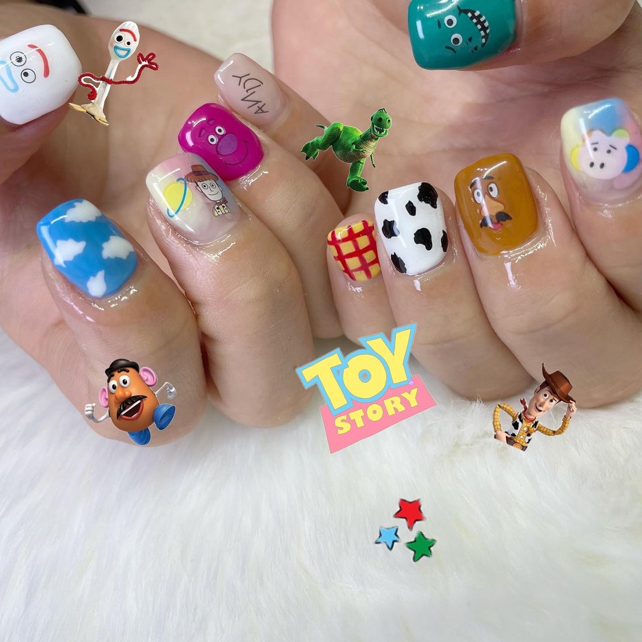 オールシーズン ハンド キャラクター ショート カラフル Nail Salon School Three Nail のネイル デザイン No 680 ネイルブック