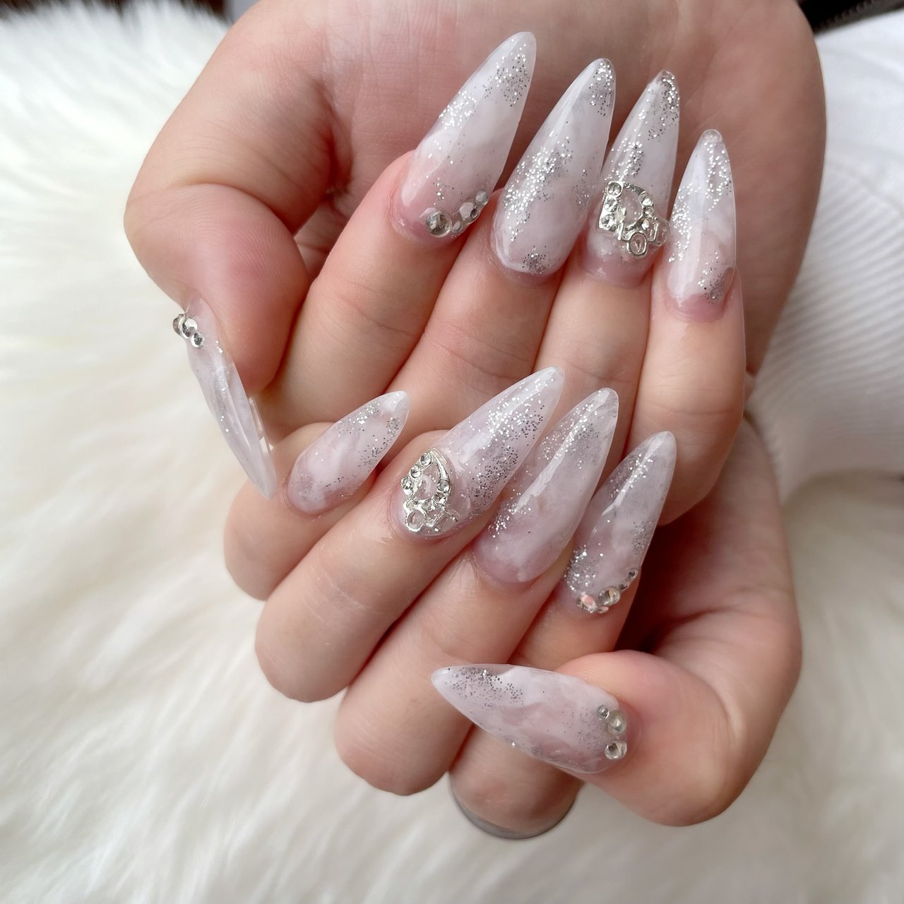 オールシーズン ハンド マーブル ロング ホワイト Nail Salon School Three Nail のネイル デザイン No ネイルブック