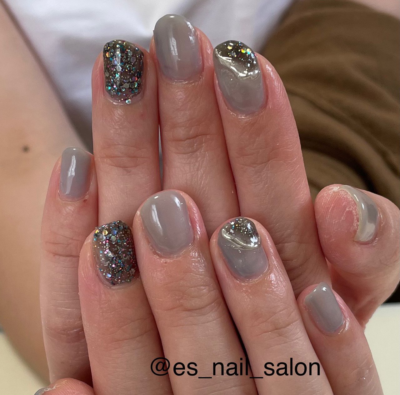 冬 ハンド シンプル ミラー ショート E S Nail Salon エミのネイルデザイン No ネイルブック