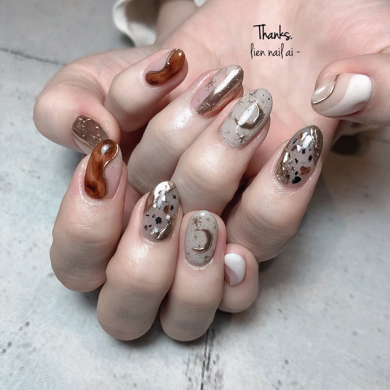 秋 冬 ハンド ニュアンス べっ甲 I のネイルデザイン No ネイルブック