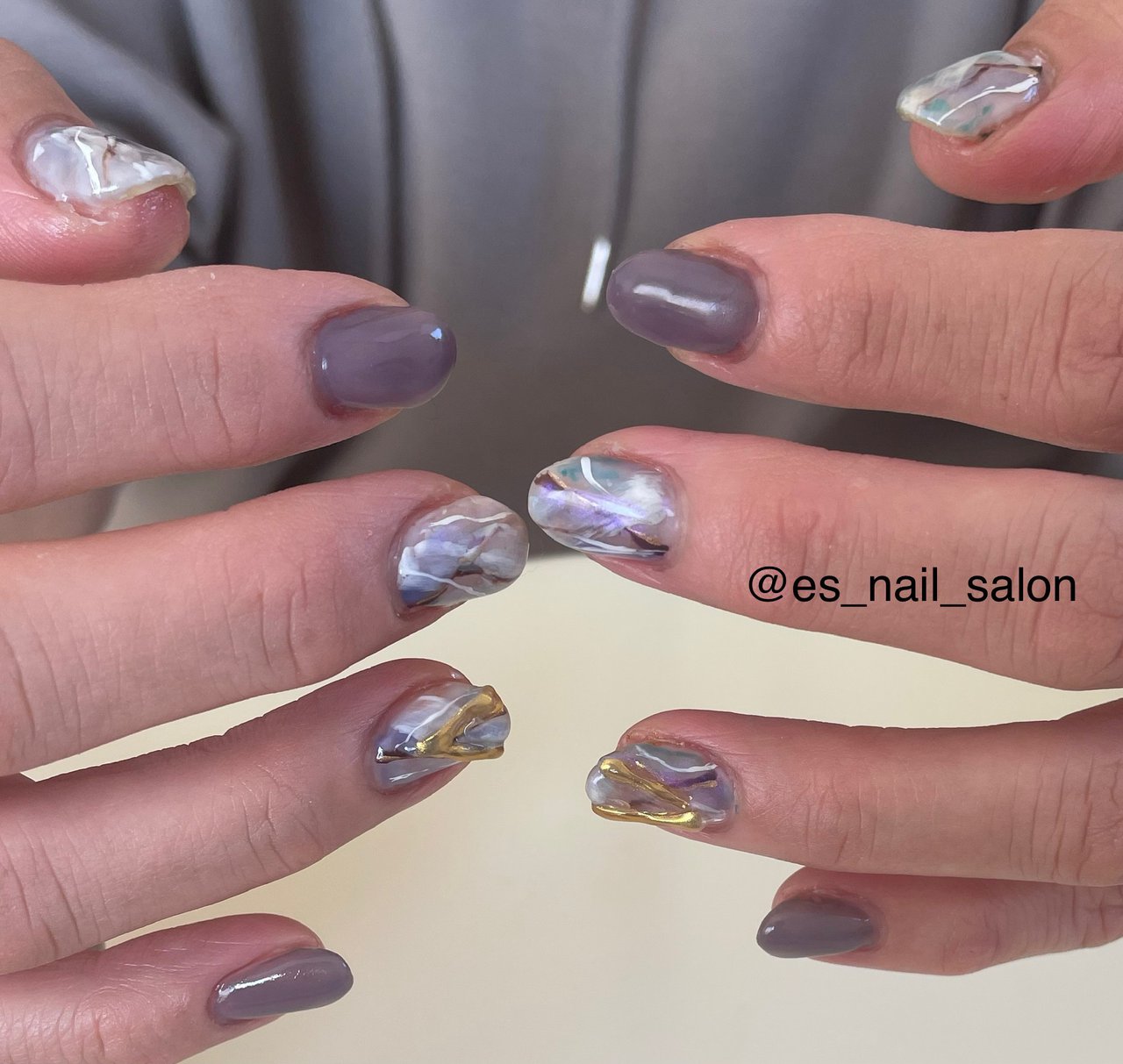 秋 冬 ハンド 大理石 ミラー E S Nail Salon エミのネイルデザイン No ネイルブック