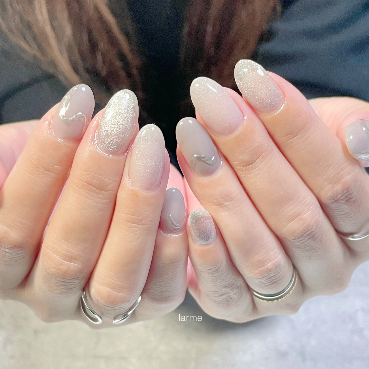 ハンド/グレー/シルバー - nailroomLARMEのネイルデザイン[No