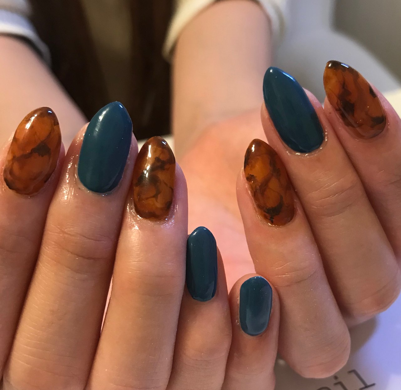 秋/冬/ハンド/べっ甲/ネイビー - brilliantnailのネイルデザイン[No