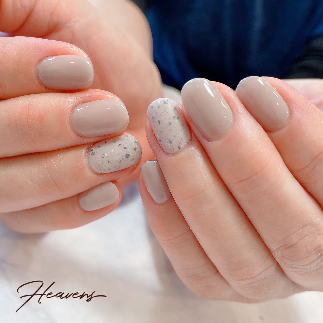 秋 冬 ハンド シンプル グレー Nailsalon Heavensのネイルデザイン No ネイルブック