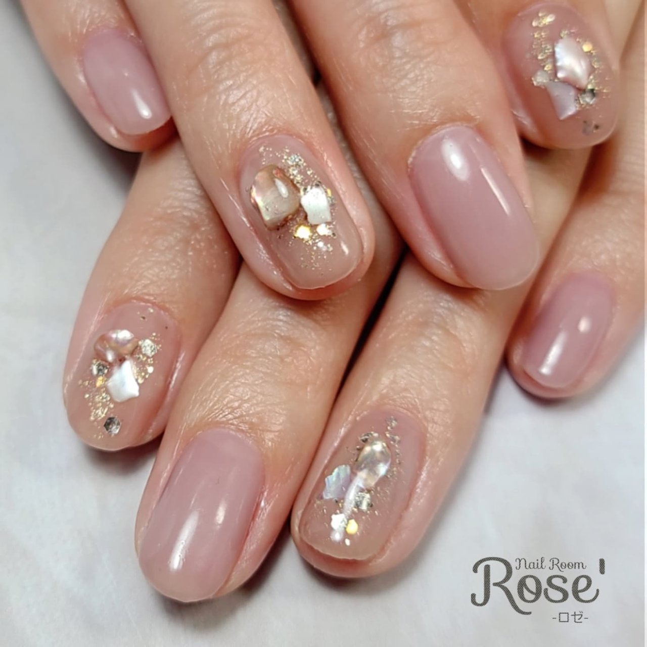 秋 冬 ハンド シンプル ラメ 三軒茶屋 Rose のネイルデザイン No ネイルブック