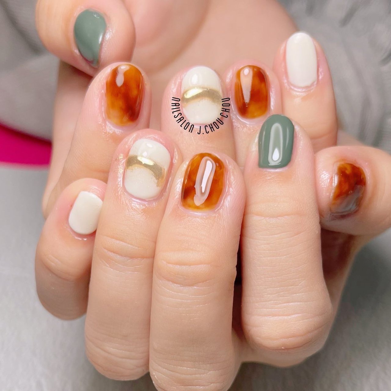 秋 デート 女子会 ハンド べっ甲 J Chou Chou Nailのネイルデザイン No ネイルブック