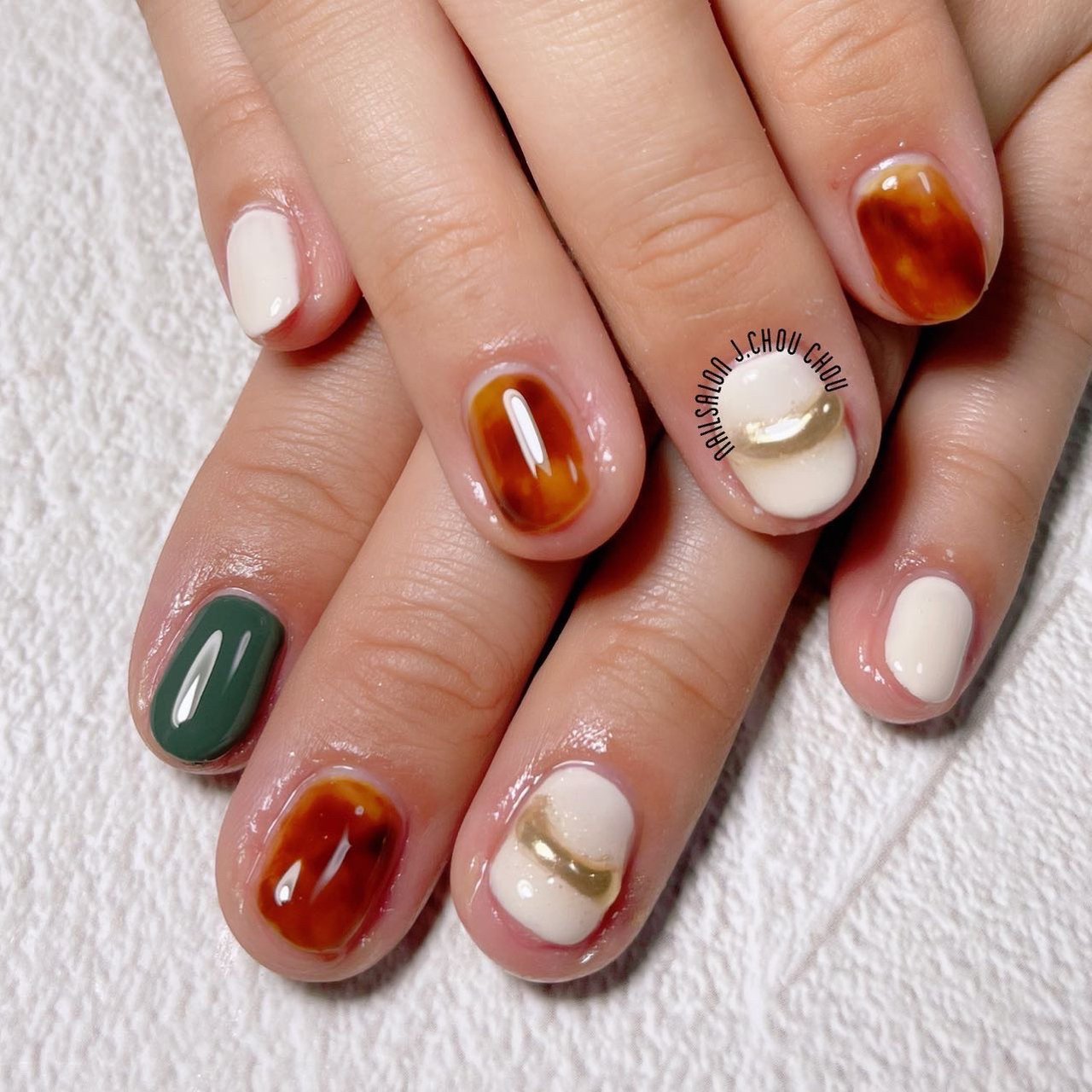 秋 デート 女子会 ハンド べっ甲 J Chou Chou Nailのネイルデザイン No ネイルブック