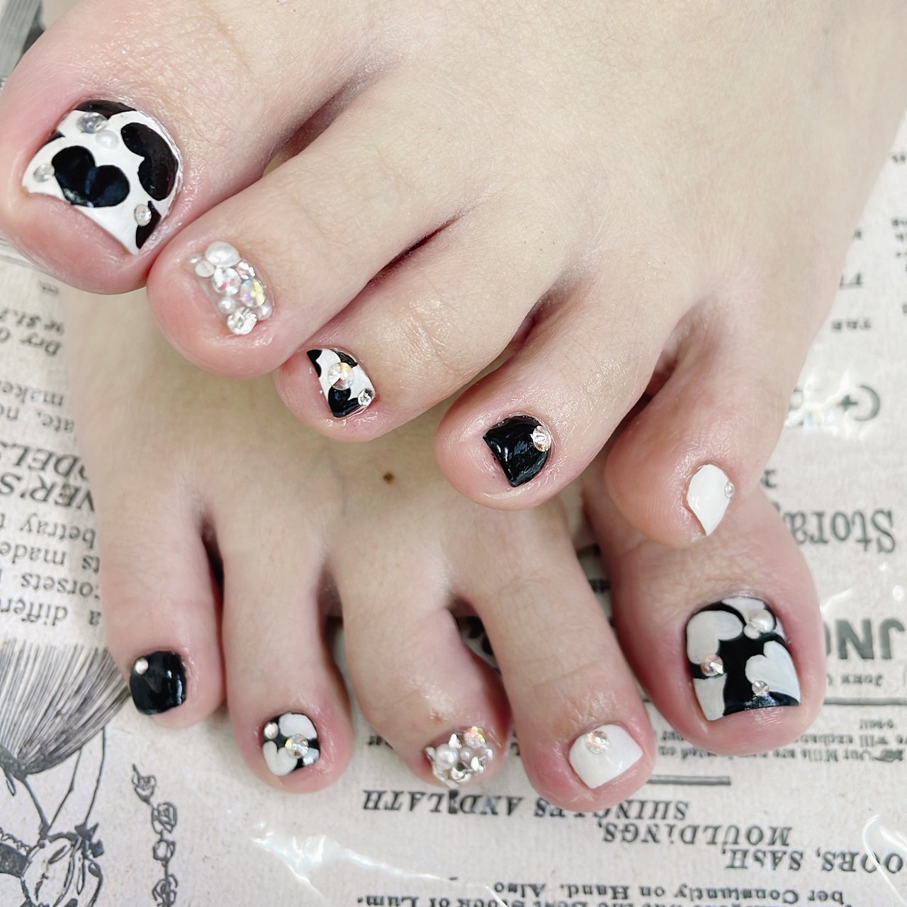 秋 冬 フット ビジュー ハート Ayu1184のネイルデザイン No ネイルブック