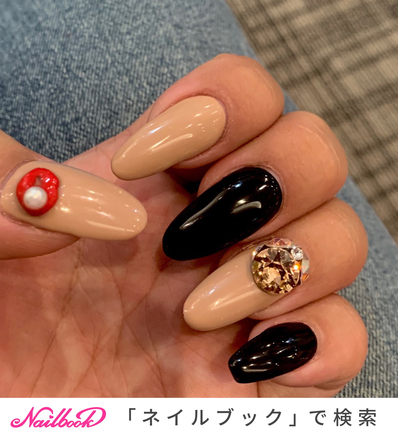 ブラック 黒 スワロフスキーのネイルデザイン ネイルブック