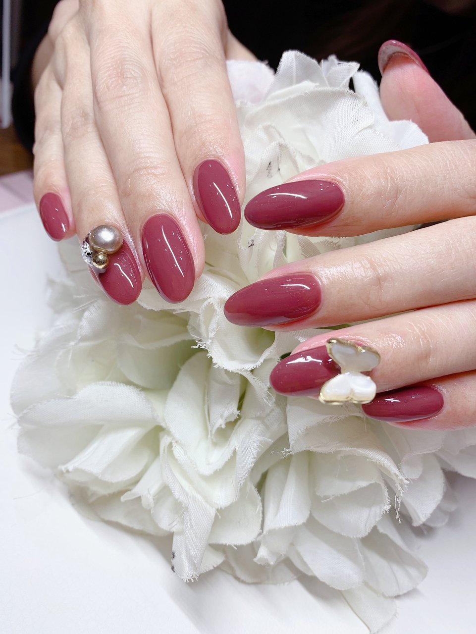 ハンド ビジュー ワンカラー パール ミディアム あめちゃんのネイルデザイン No ネイルブック