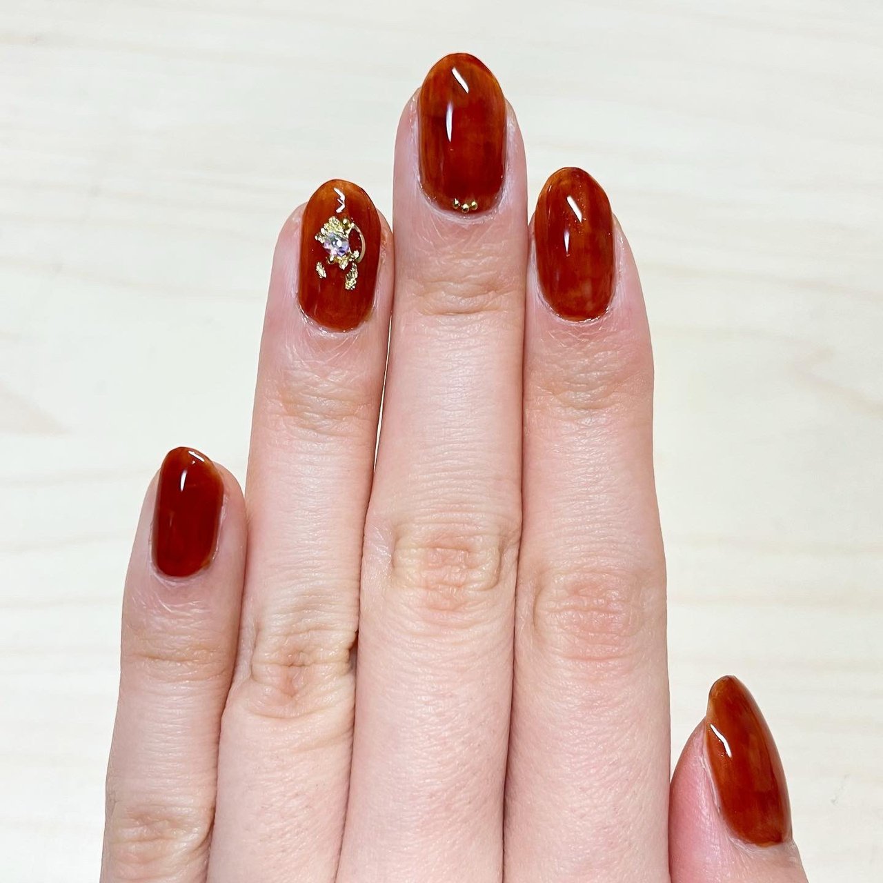 秋 冬 ハンド べっ甲 むすんでひらいてのネイルデザイン No ネイルブック