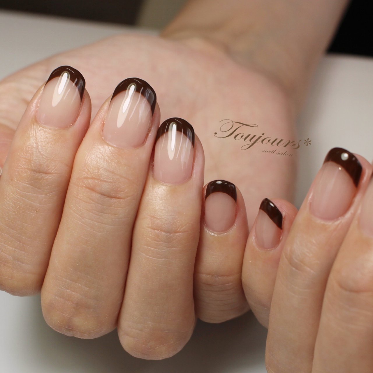 秋 冬 オフィス ハンド シンプル Toujours Nailsalonのネイルデザイン No 676 ネイルブック