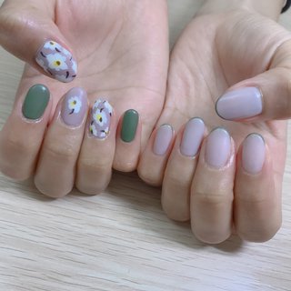 マリメッコネイルのネイルデザイン ネイルブック