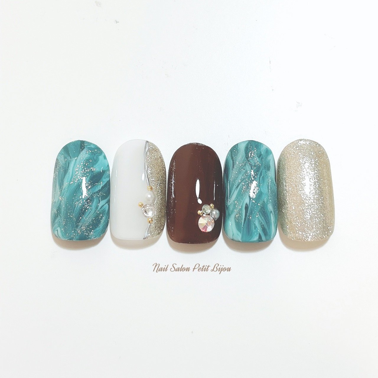 オールシーズン 旅行 オフィス パーティー ラメ Nail Salon Petit Bijouのネイルデザイン No ネイルブック