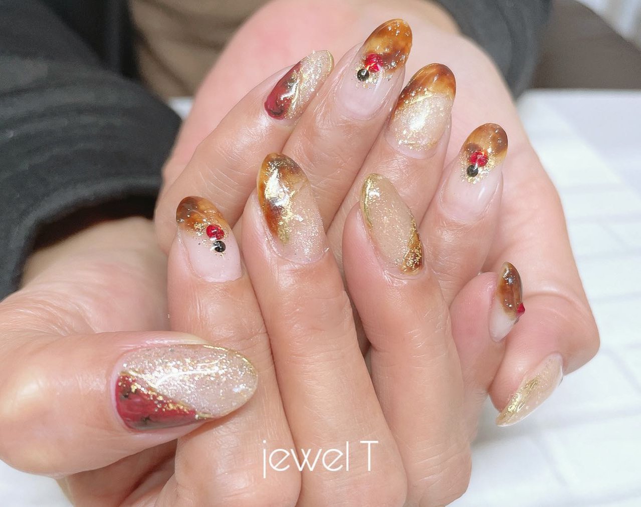 ハンド ビジュー ラメ べっ甲 ボルドー Nailsalon Jewelのネイルデザイン No ネイルブック