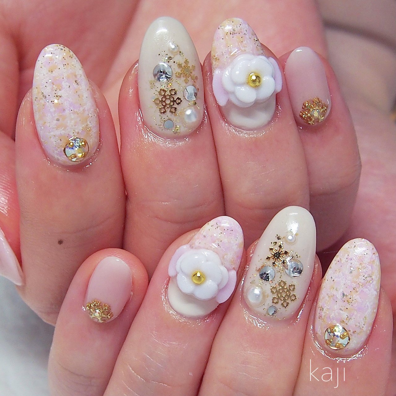 秋 冬 クリスマス ハンド フラワー Nail Kajiのネイルデザイン No ネイルブック