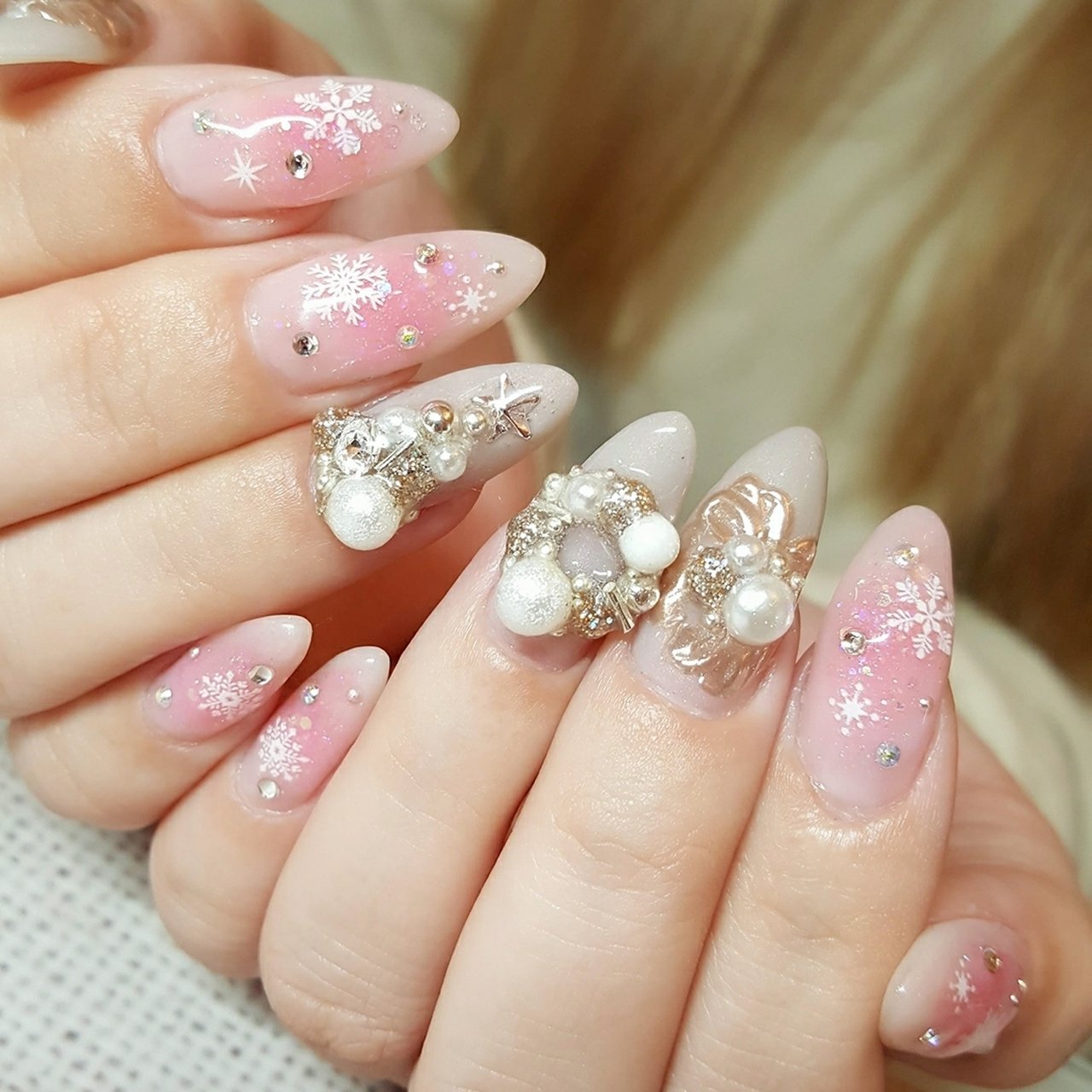冬 クリスマス ハンド ビジュー パール Lilasnail Ayaのネイルデザイン No ネイルブック