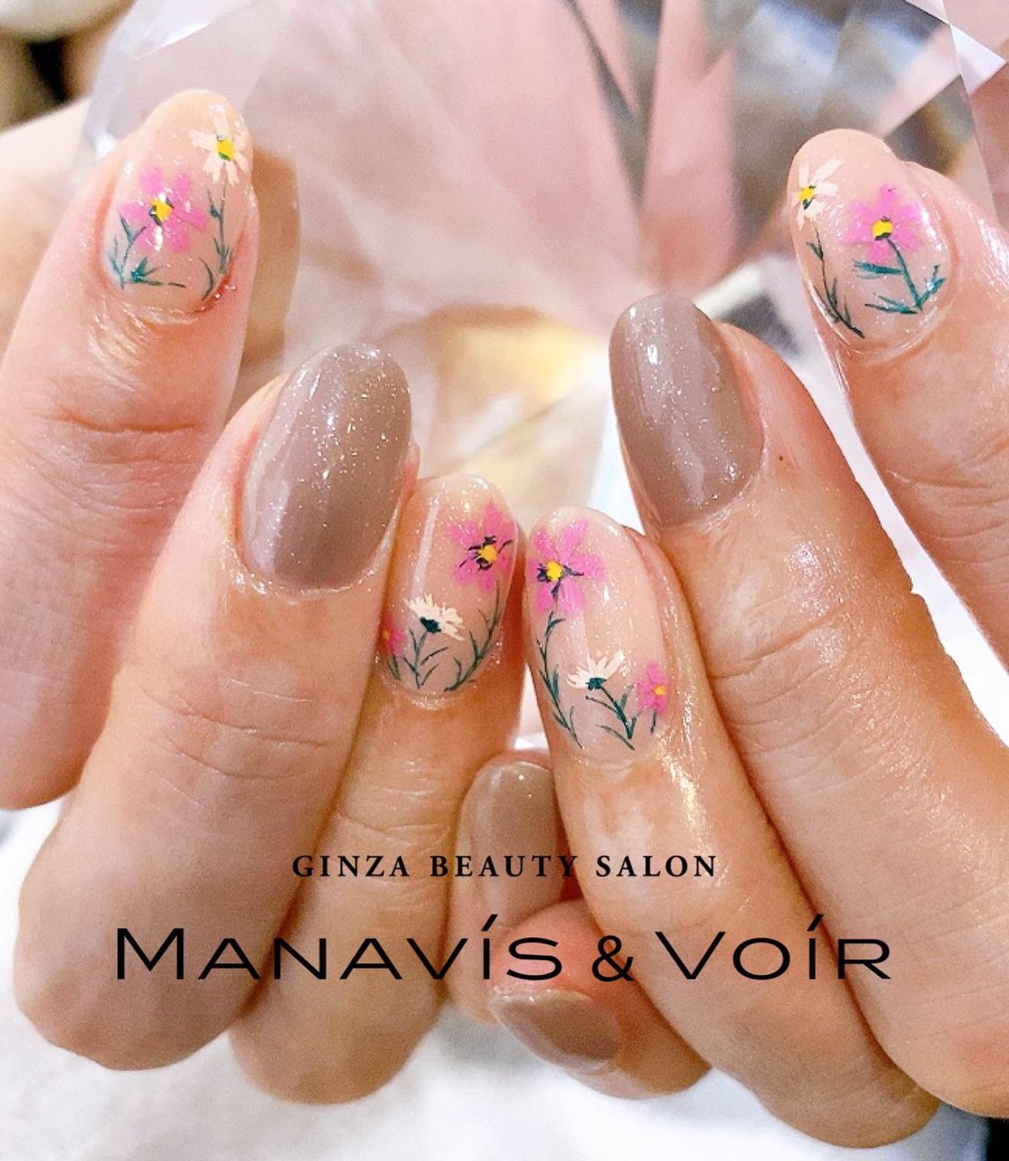 秋 ハンド フラワー ベージュ グレージュ Manavis Voir マナビス ボワールのネイルデザイン No ネイルブック