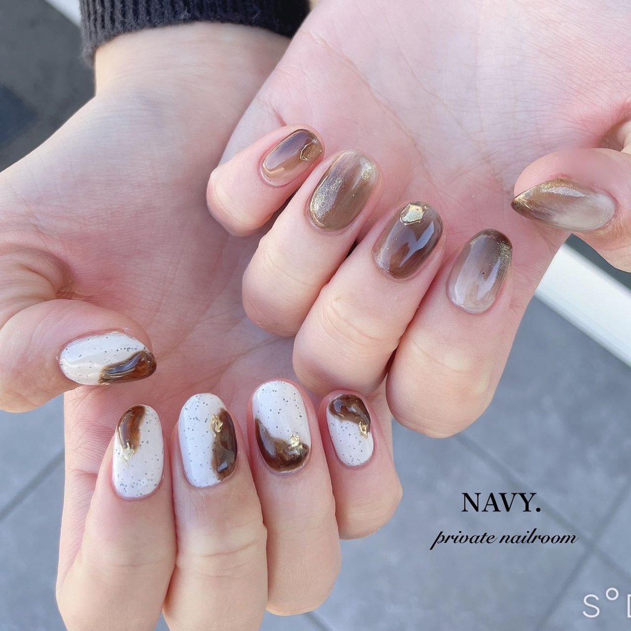 ハンド ニュアンス ミディアム ホワイト ブラウン Navy ネイビー のネイルデザイン No 692 ネイルブック