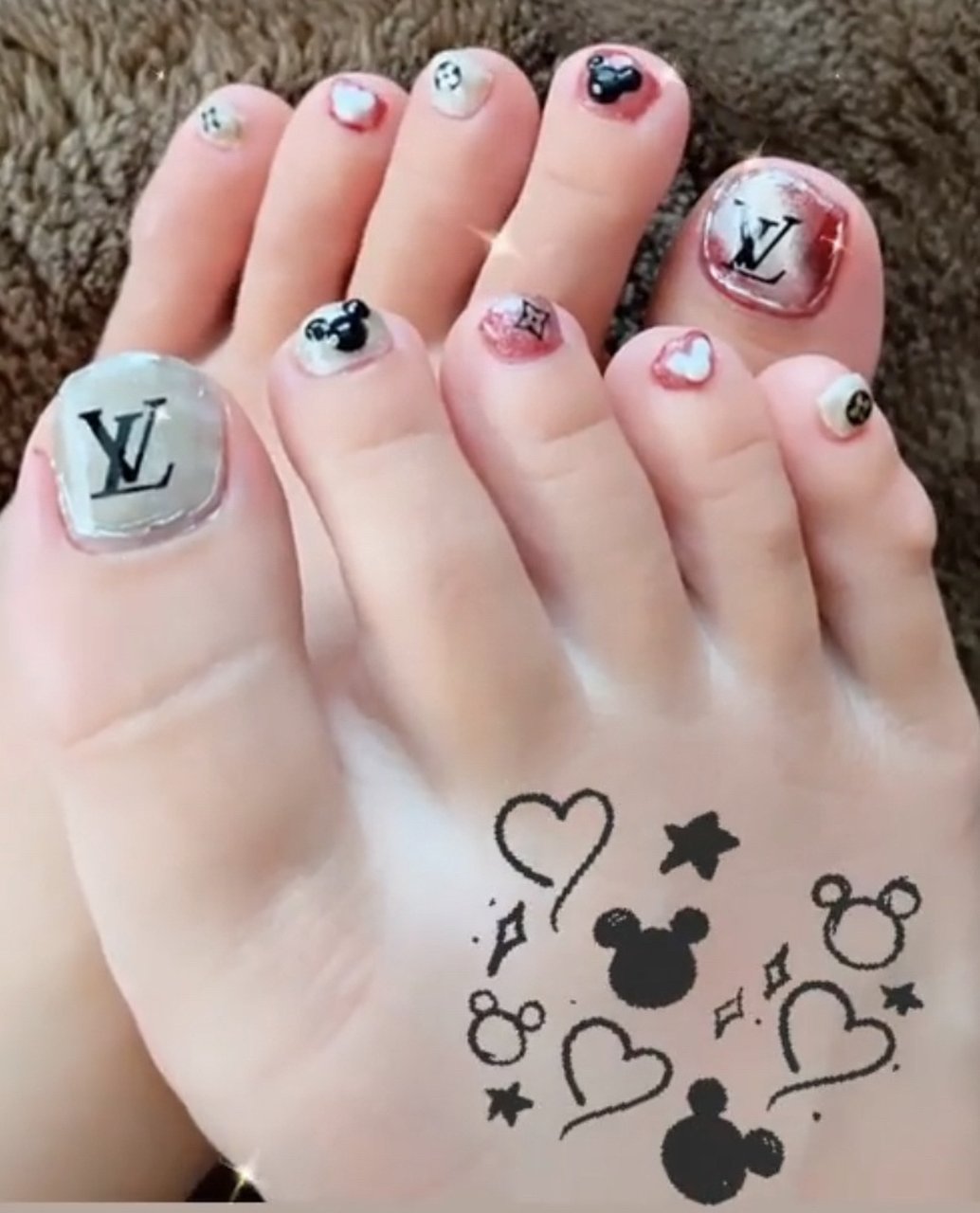 冬 フット ワンカラー キャラクター ショート しぃのネイルデザイン No ネイルブック