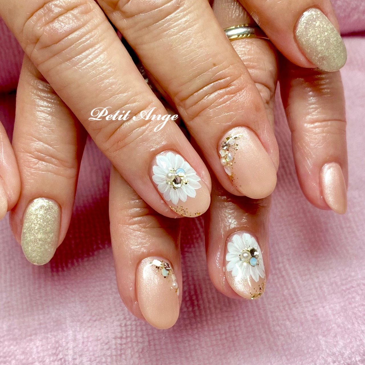 オールシーズン 卒業式 入学式 ブライダル ハンド Petit Angeのネイルデザイン No ネイルブック