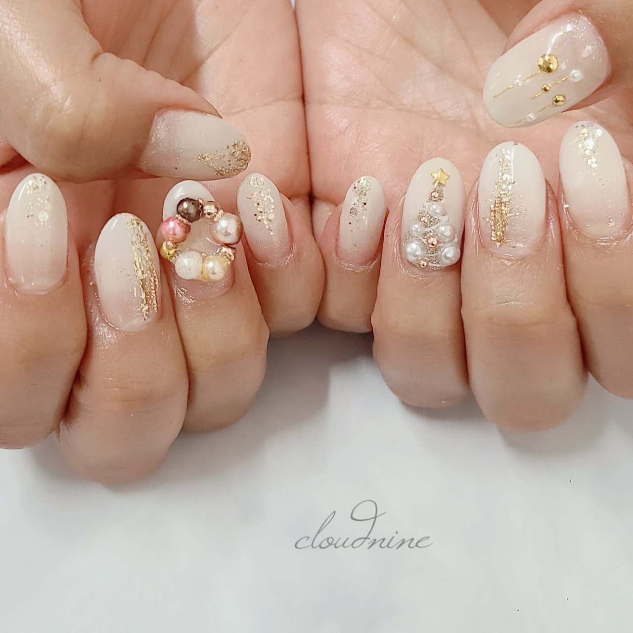 冬 クリスマス ハンド グラデーション ビジュー Cloudnineのネイルデザイン No ネイルブック