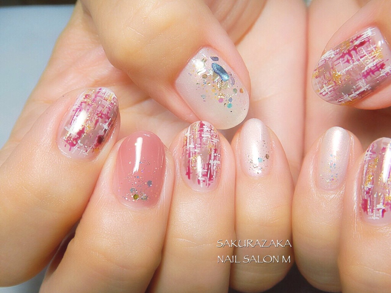秋 冬 ハンド ホログラム ラメ 桜坂ネイルサロンmのネイルデザイン No ネイルブック
