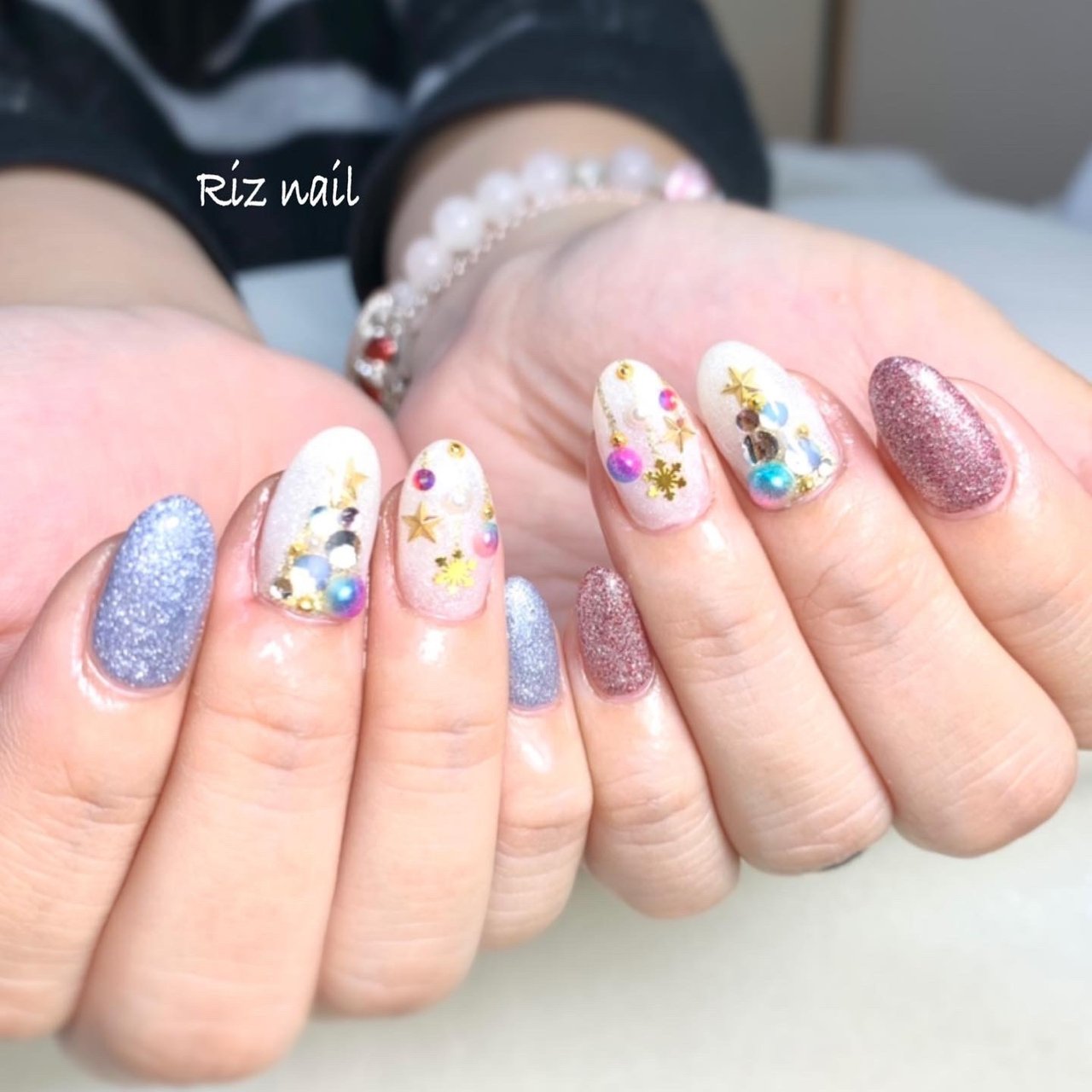 冬 クリスマス ハンド ビジュー ラメ Riz Nail リズネイル のネイルデザイン No ネイルブック
