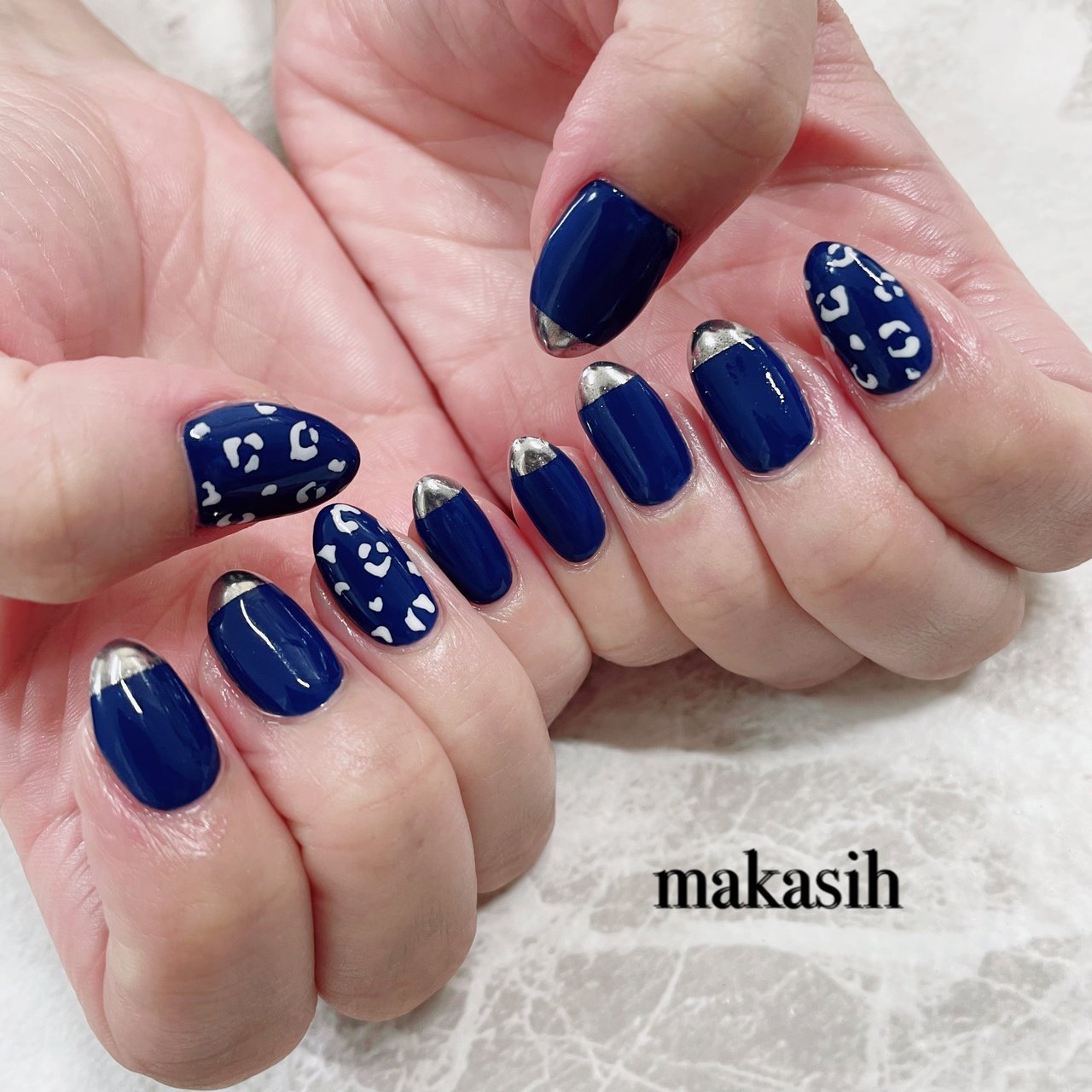 秋 冬 ハンド ネイビー ジェルネイル Makasihのネイルデザイン No ネイルブック