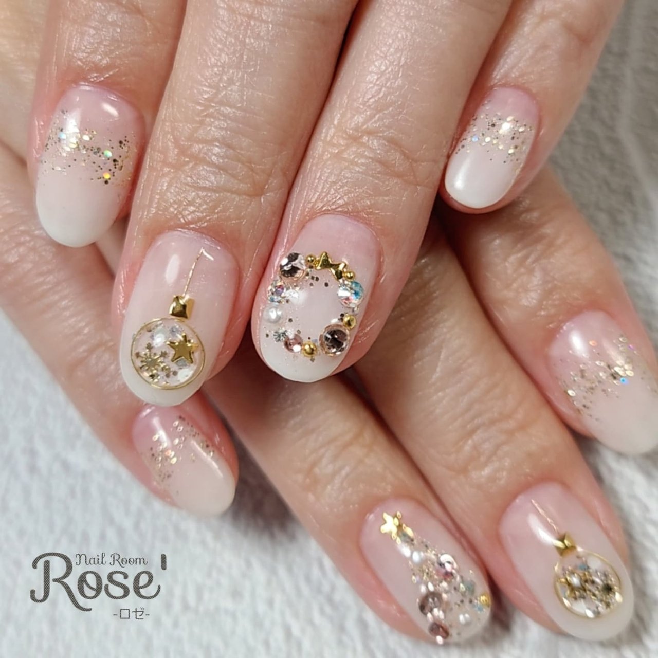 冬/クリスマス/ハンド/グラデーション/ビジュー - Nail Salon Rose