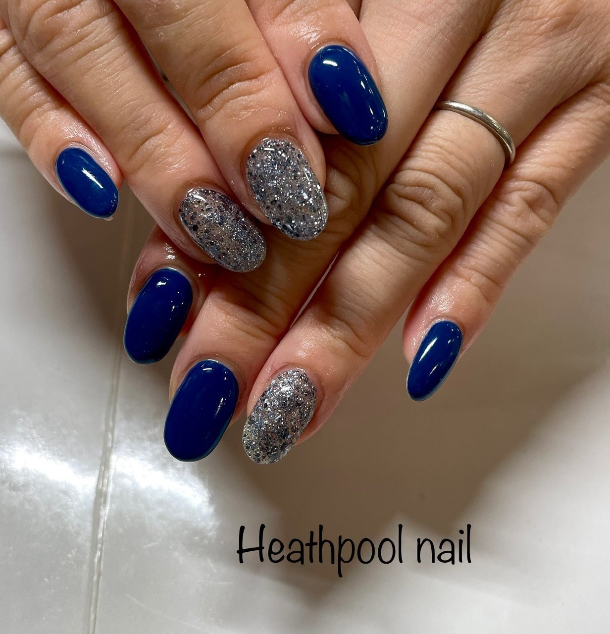 ハンド ラメ ワンカラー ネイビー シルバー Heathpoolnailのネイルデザイン No ネイルブック