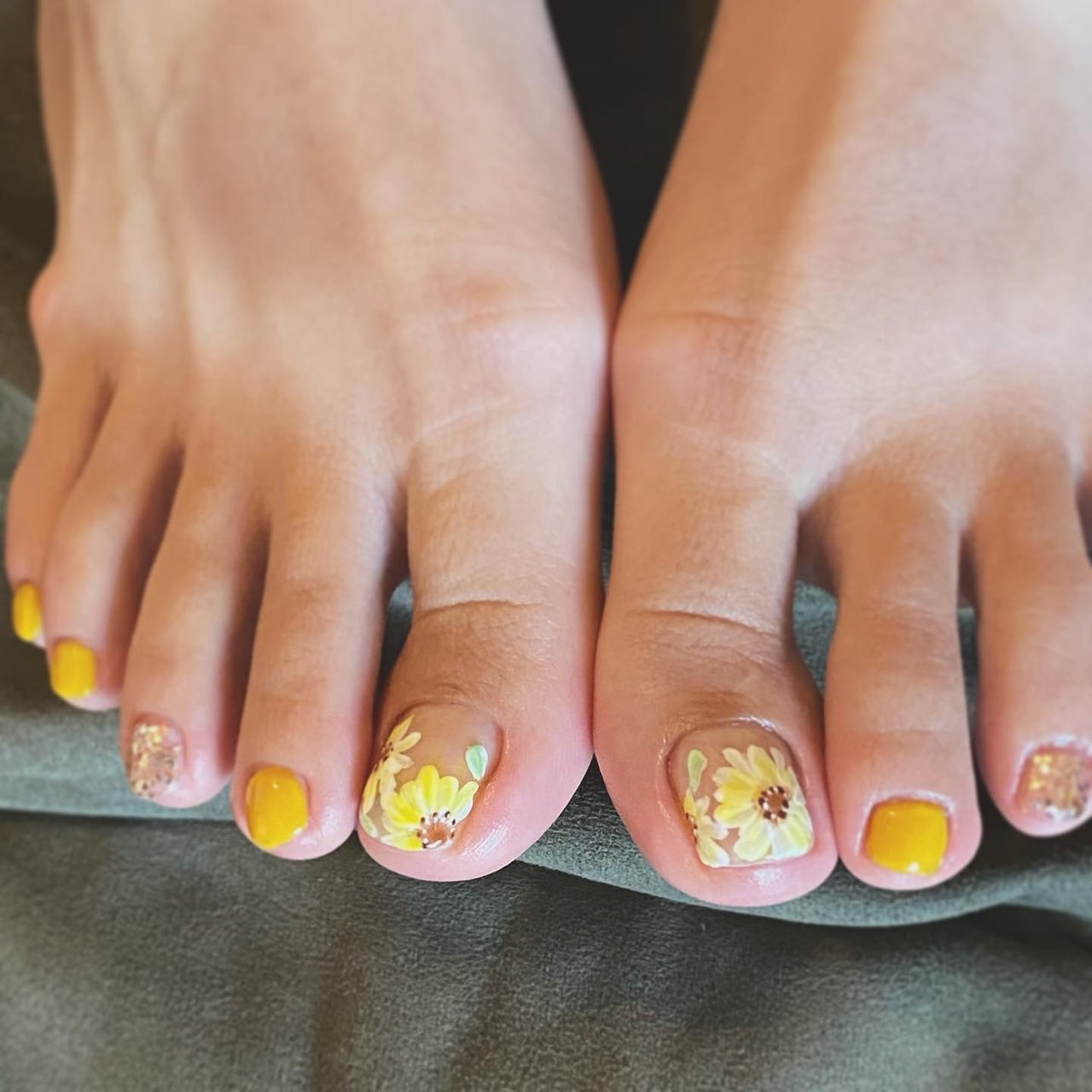 夏 フット フラワー オレンジ イエロー Nailroom Riigoのネイルデザイン No ネイルブック