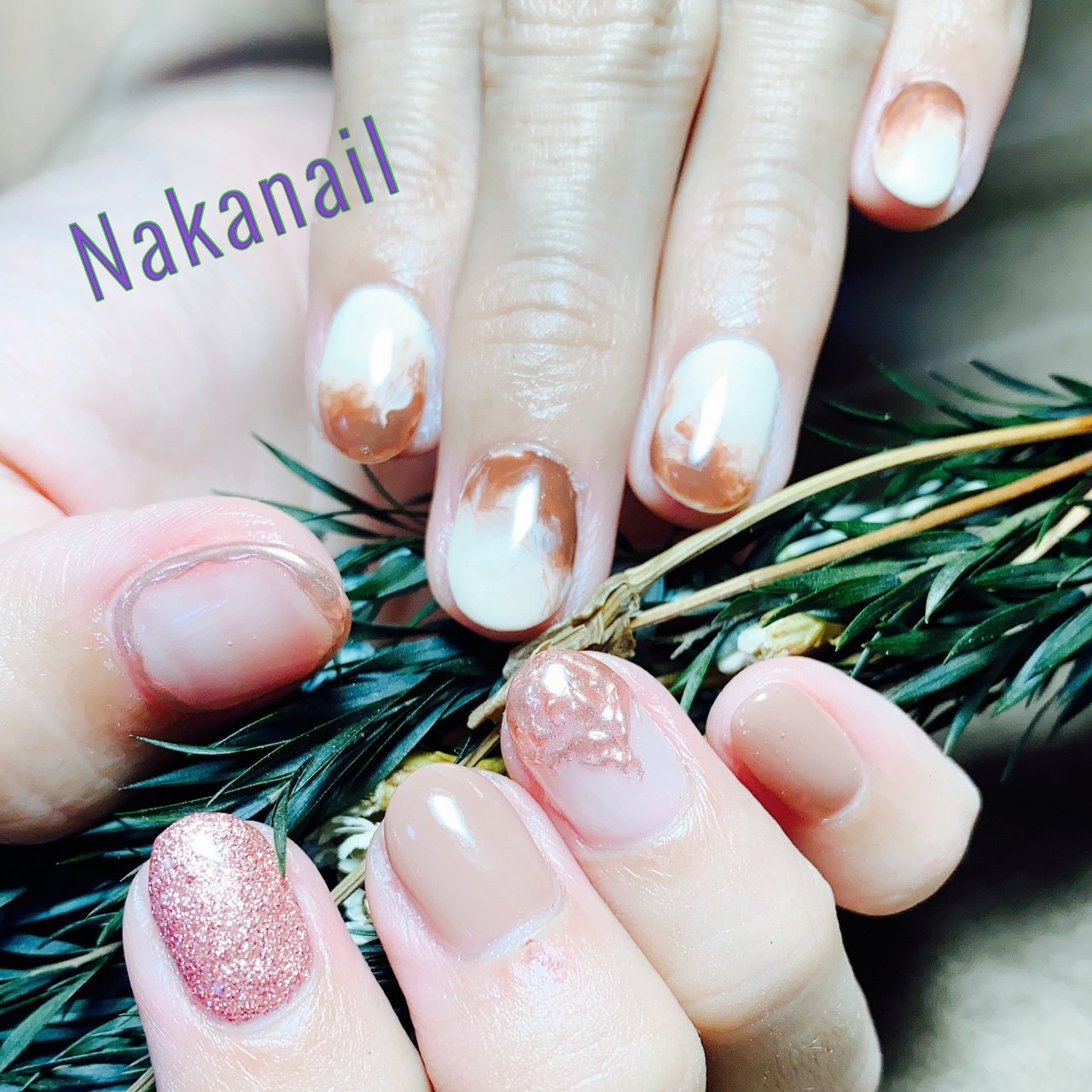 オールシーズン ハンド ラメ ニュアンス ミラー Nakanailのネイルデザイン No ネイルブック
