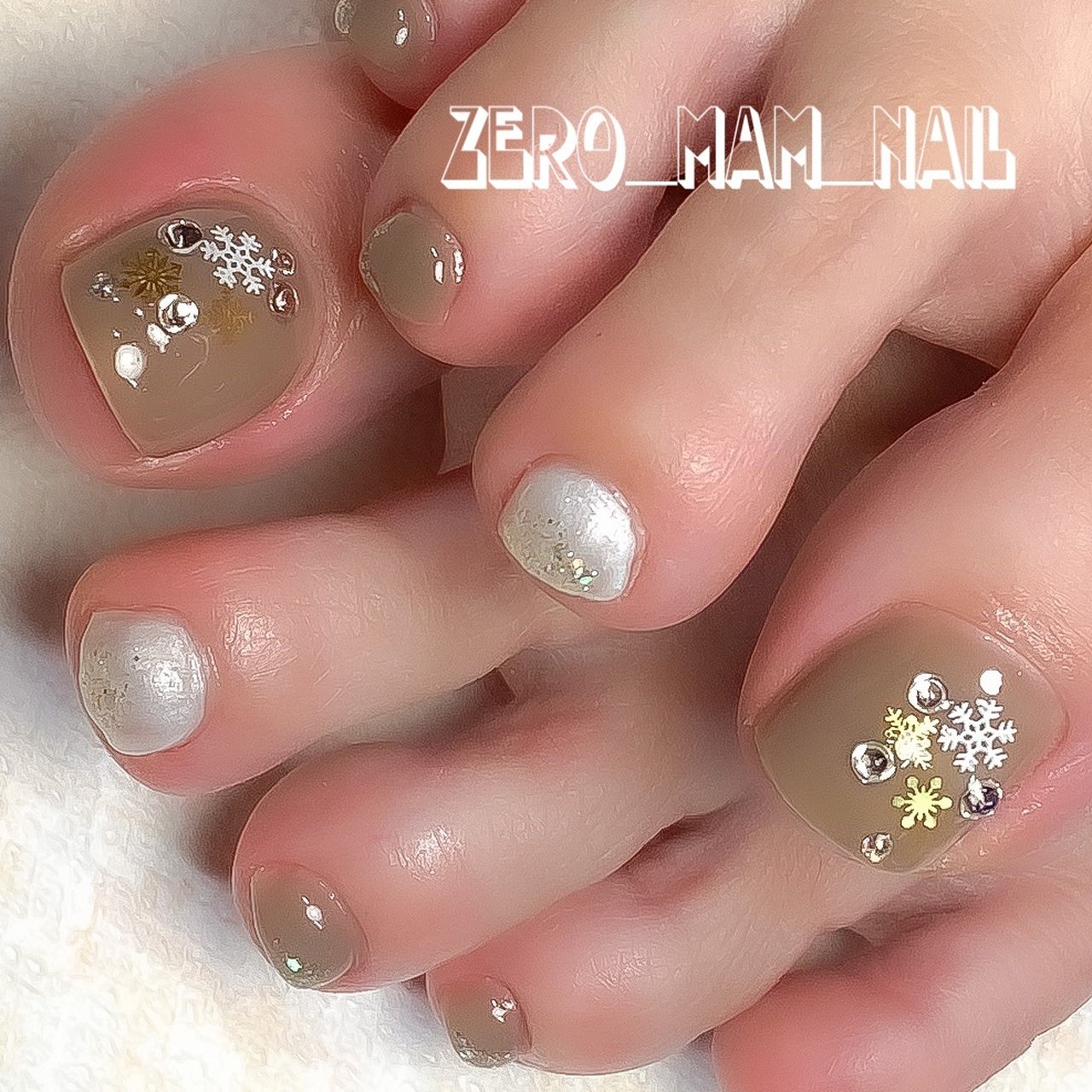 オールシーズン フット ビジュー ラメ ショート Zero Mam Nailのネイルデザイン No ネイルブック