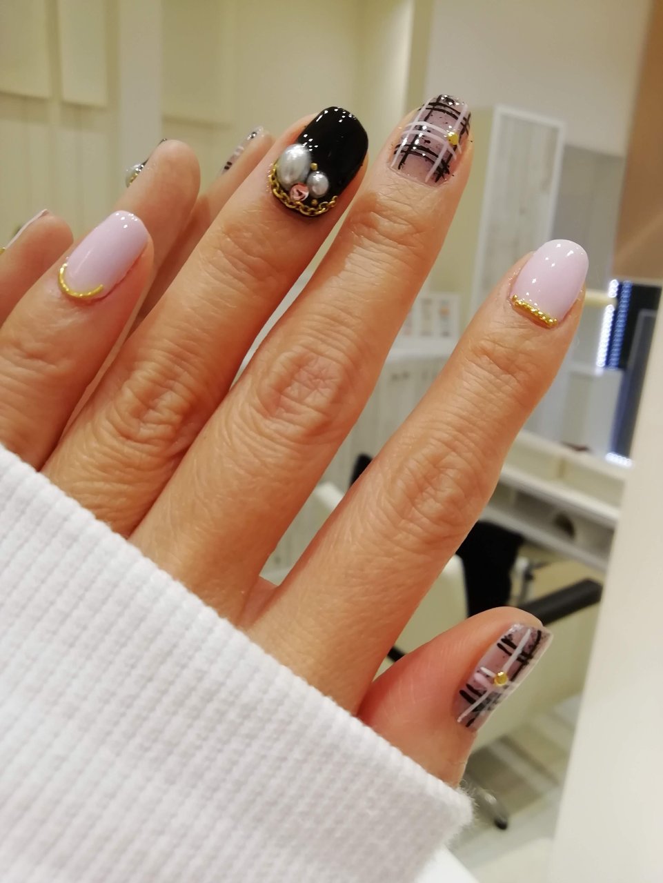 ショート ピンク ブラック Nailsalon Minervaのネイルデザイン No ネイルブック