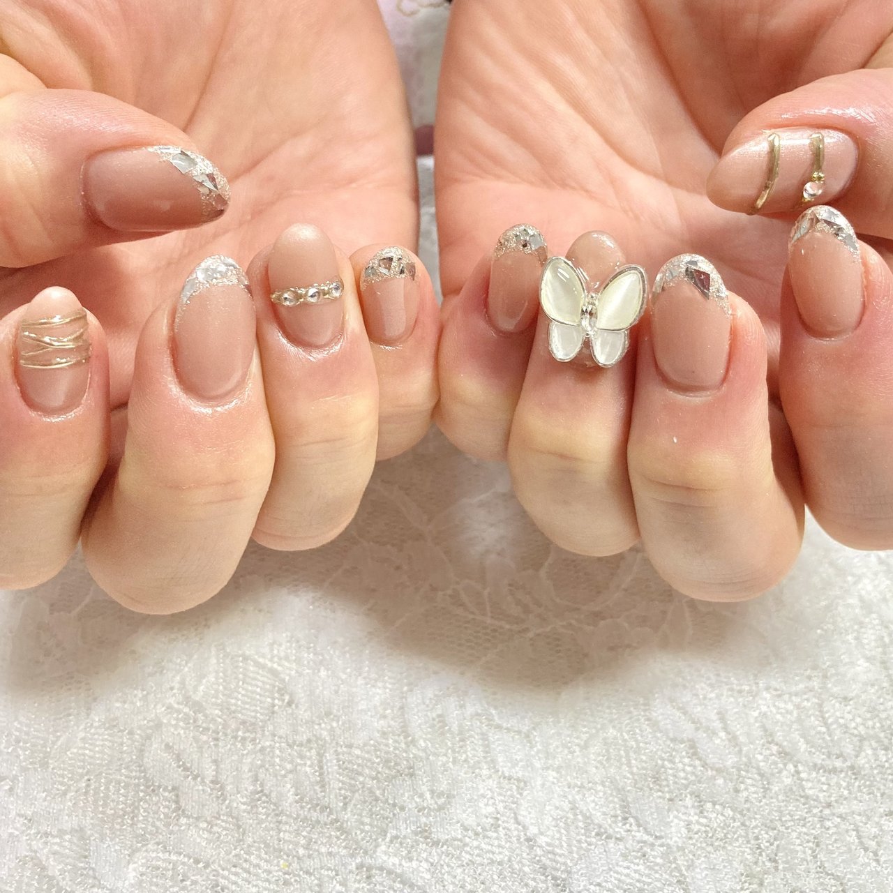 ハンド フレンチ ホログラム ミラー ベージュ Moco Nailのネイルデザイン No ネイルブック