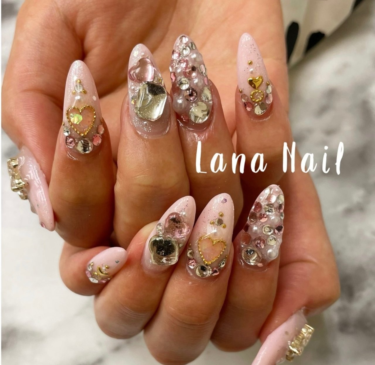 ロング ホワイト ピンク ゴールド お客様 Lana Nailのネイルデザイン No ネイルブック